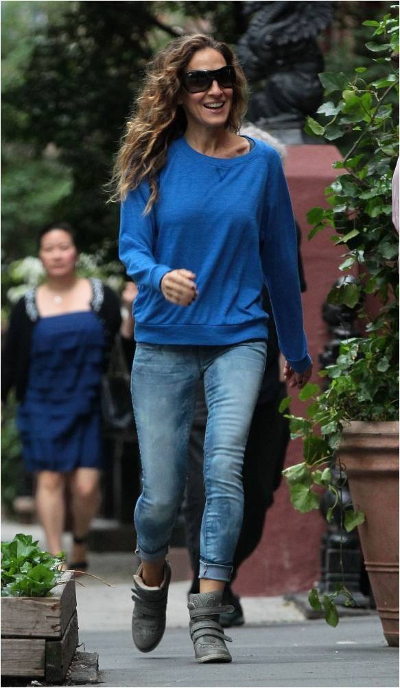 Sarah Jessica Parker wearing Level 99 Janice Ultra Skinny jeans