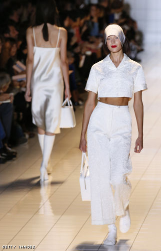 The late 80s boxy crop top looks fresh and is far less provocative than a belly baring top of recent seasons. Rochas spring 2013 is perfect inspiration