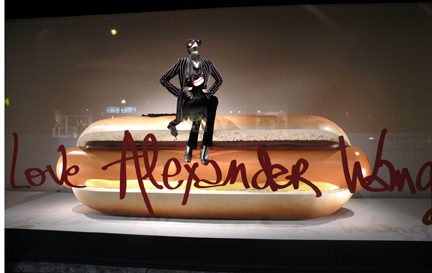 Alexander Wang and a NY hotdog