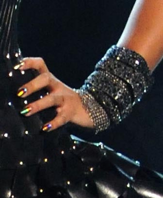 Detail Beyoncé Knowles dressed in Atelier Versace