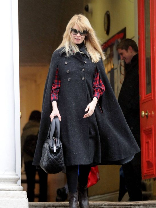 Claudia Schiffer looking very stylish while pregnant