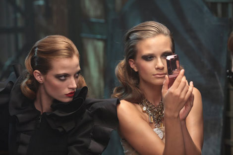 Sony Ericsson’s eagerly anticipated Jalou by Dolce & Gabbana mobile phone launches today in style, with an intriguing media campaign created by Dolce&Gabbana