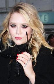 How to get those smokey eyes like Mary-Kate Olsen