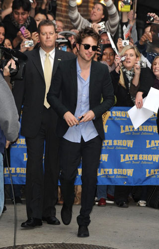 Robert Pattinson wearing Burberry to The David Letterman Show in NY, November 2009