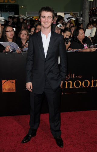 Cameron Bright wearing Burberry to the LA premiere of Twilight New Moon, November 2009